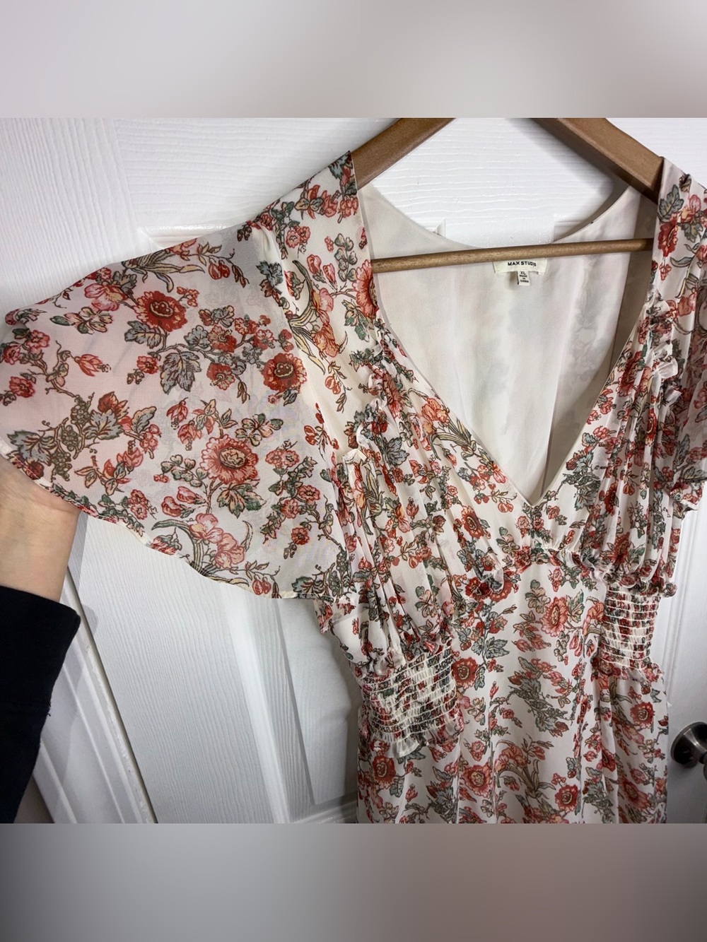 Max Studio Women’s X Large Floral V-Neck Midi Dress Flutter Sleeve Smocked XL - Picture 7 of 15